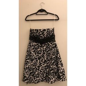 B&W Strapless - Twenty One